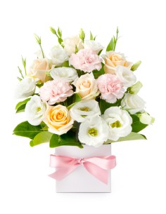 Bouquet in acqua con fiori misti sui toni pastello | Torino Fiori